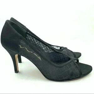 Nina heels size 8.5 black satin diamond print